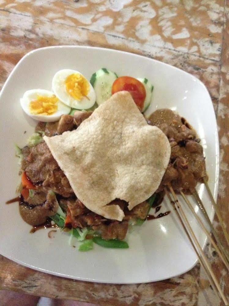 Hotel Zamburger Lombok - Previously Alam Mimpi Hotel Mangsit Екстериор снимка