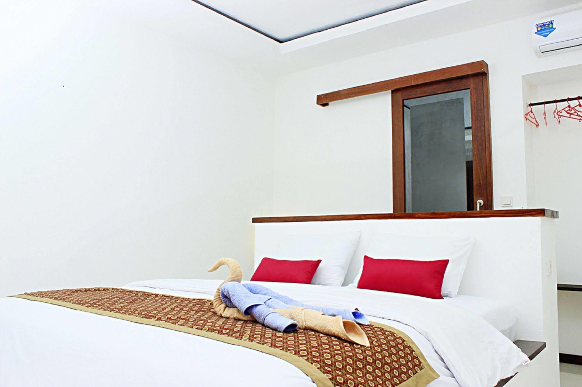 Hotel Zamburger Lombok - Previously Alam Mimpi Hotel Mangsit Екстериор снимка