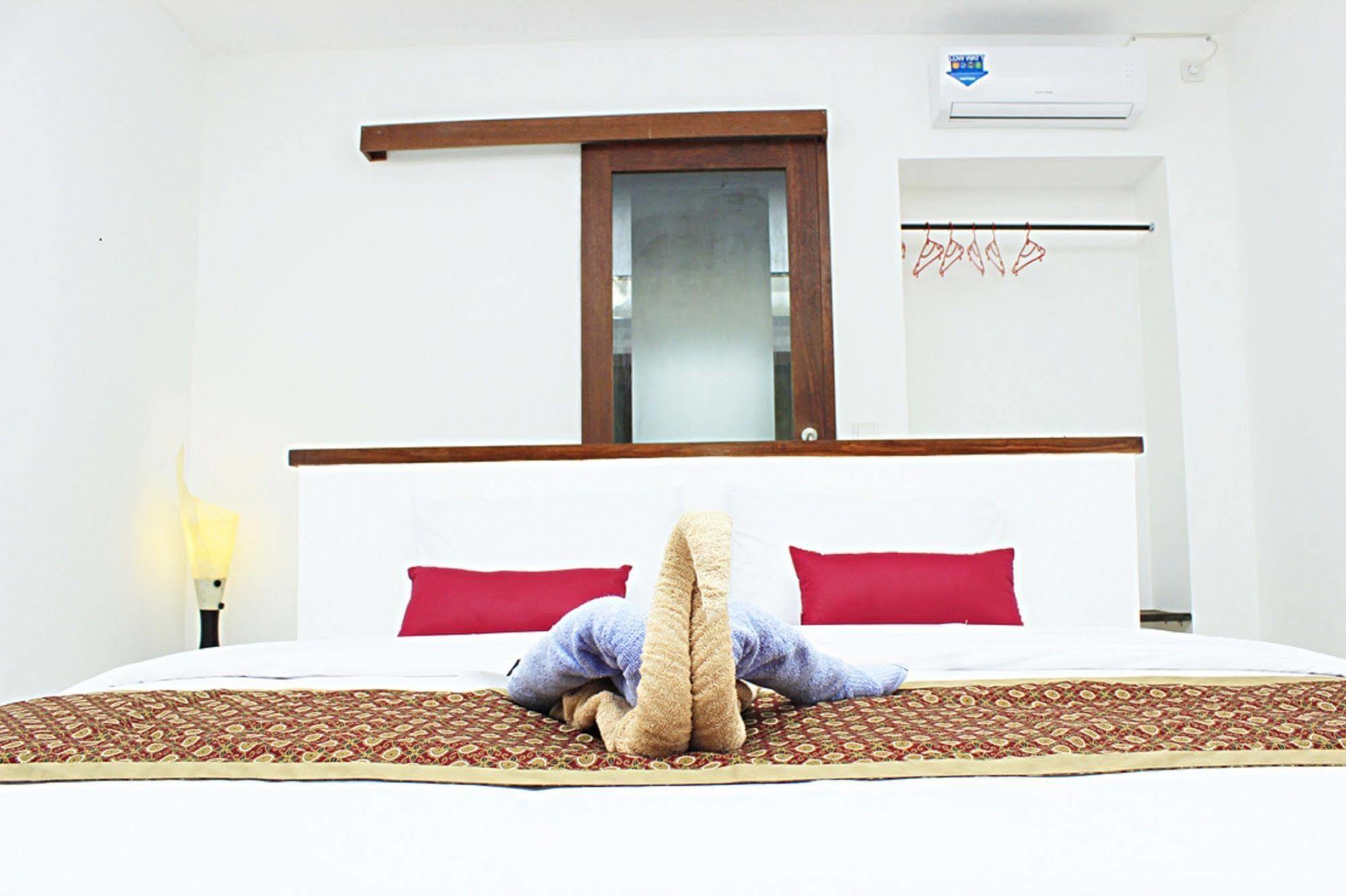 Hotel Zamburger Lombok - Previously Alam Mimpi Hotel Mangsit Екстериор снимка